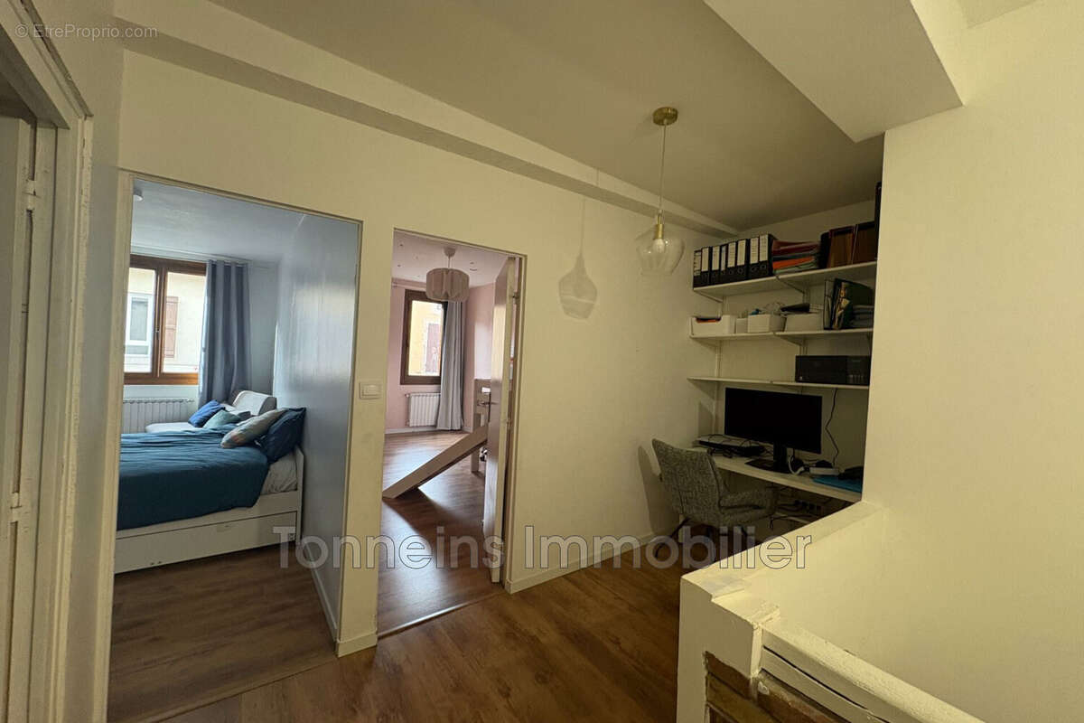 Maison 175 m² à Monclar  - photo 9