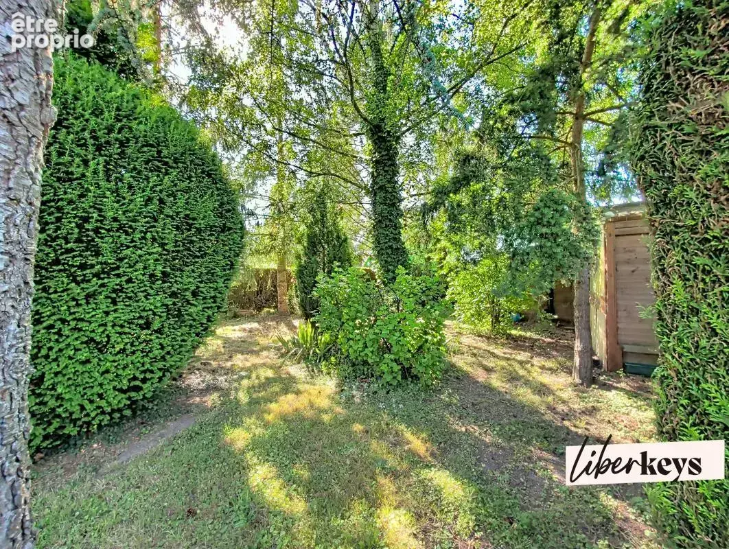 Maison de campagne située à BOURTH, 3 chambres, nombreux garages et remises sur terrain de 1024m2 clos et paysagé - photo 21
