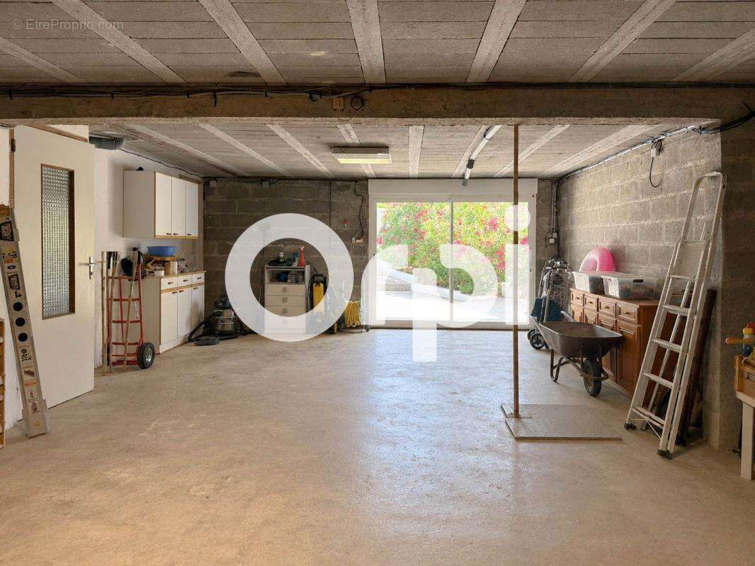 Maison familiale avec beau terrain et nombreuses surfaces annexes - photo 16