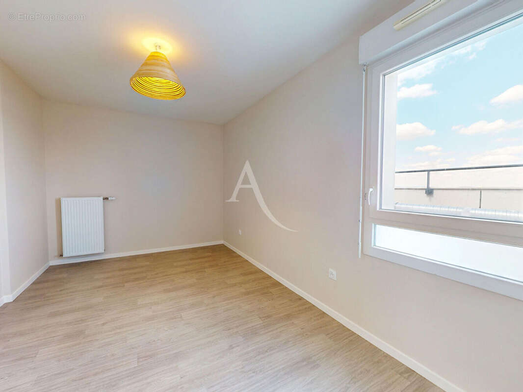 Livry-gargan, penthouse au dernier étage avec terrasse, double stationnement en sous-sol et dpe c - photo 14