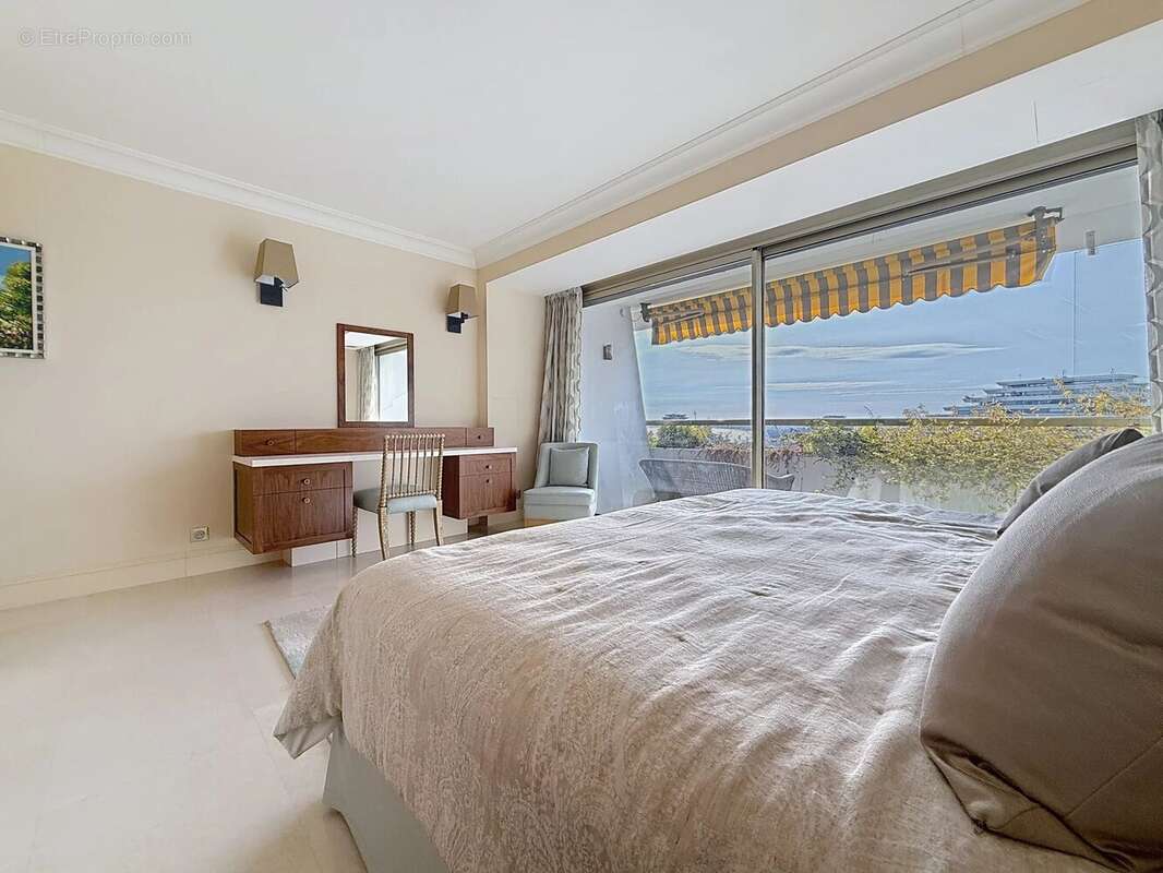 Appartement à VILLENEUVE-LOUBET