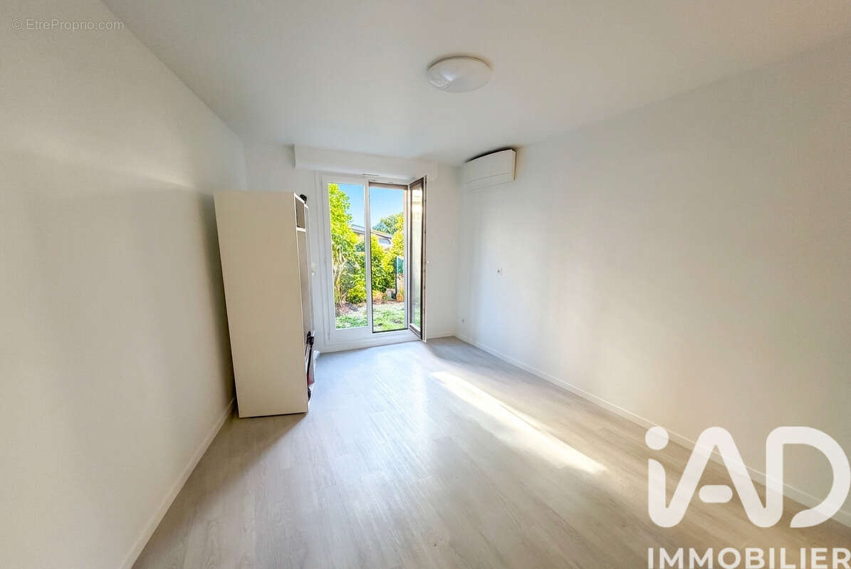 Photo 6 - Appartement à AUBERVILLIERS