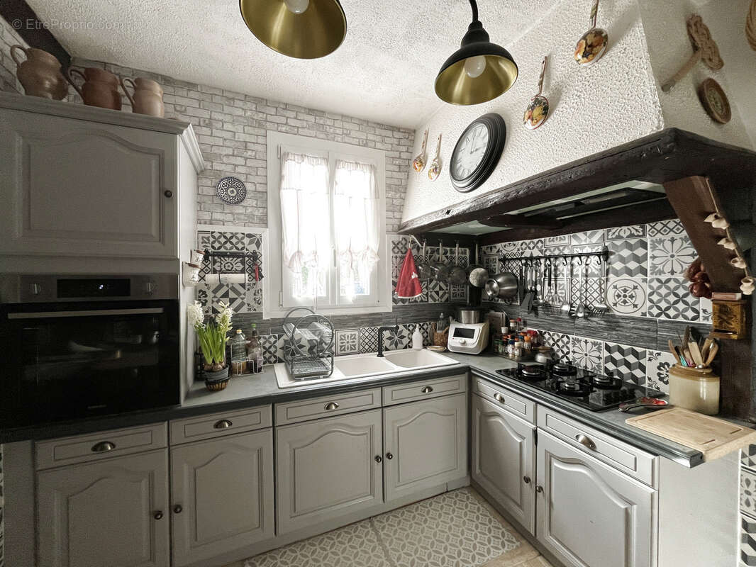 Maison à LA CHAPELLE-LA-REINE