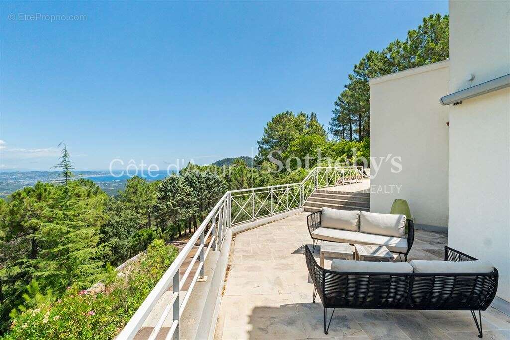 Maison à LES ADRETS-DE-L'ESTEREL