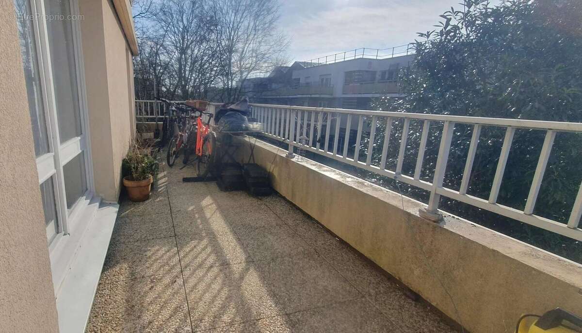 Appartement à COMBS-LA-VILLE