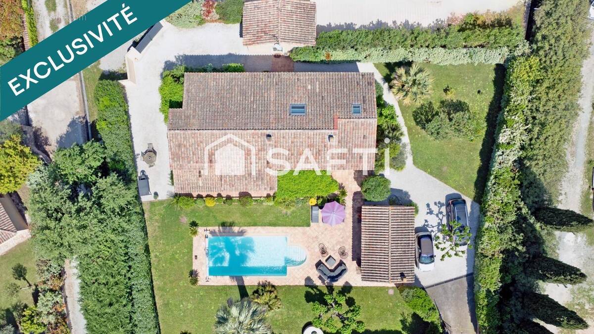 Photo 1 - Maison à ROQUEBRUNE-SUR-ARGENS