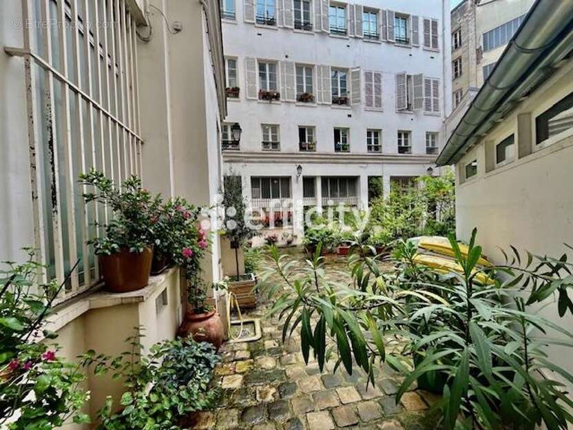 Appartement à PARIS-10E