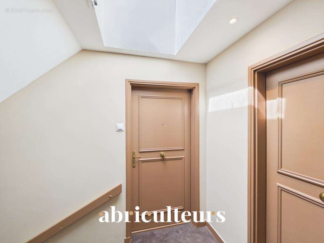Appartement T2 au dernier étage avec vue dégagée sur le pigeonnier et les jardins – Résidence de standing à Survilliers - photo 3