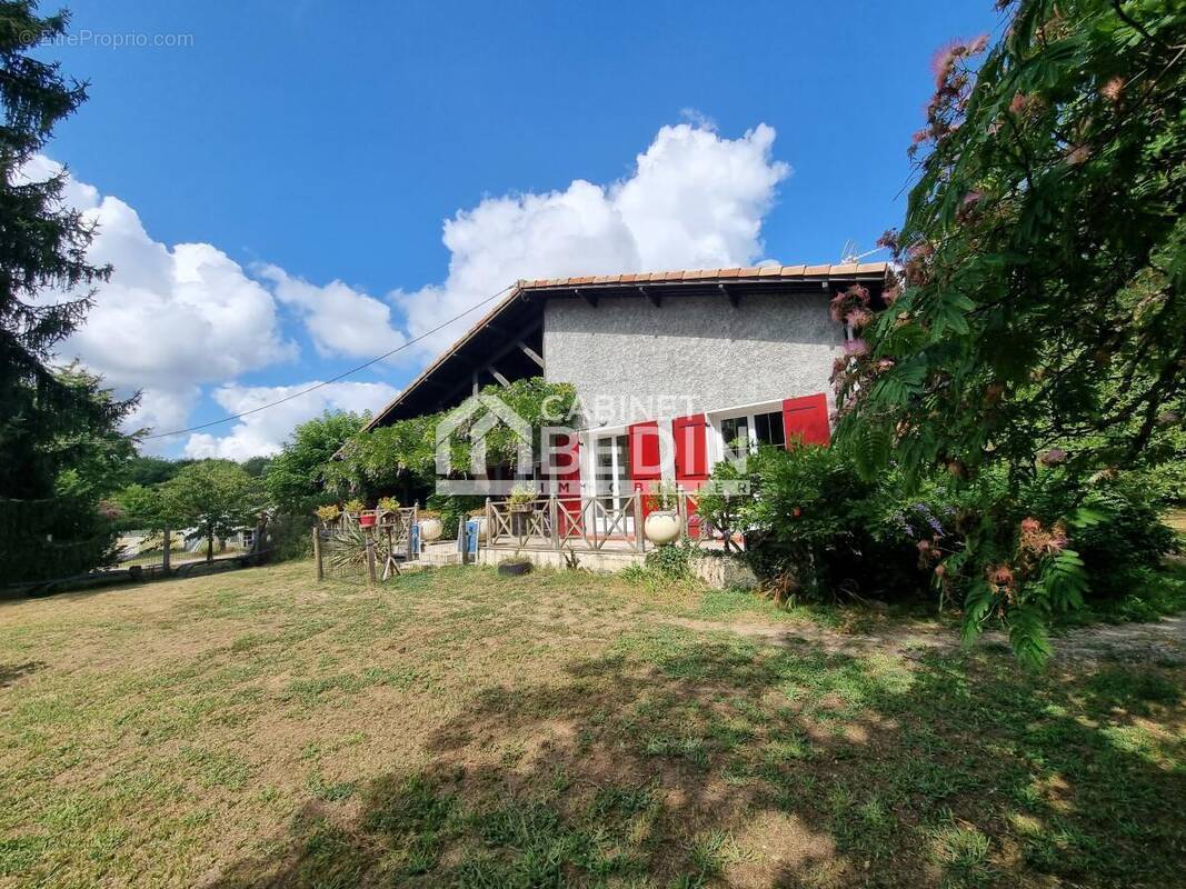 Maison à CABANAC-ET-VILLAGRAINS