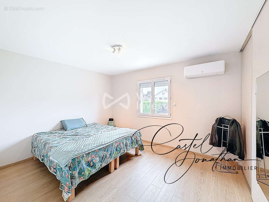 Maison à LAPEYROUSE-MORNAY