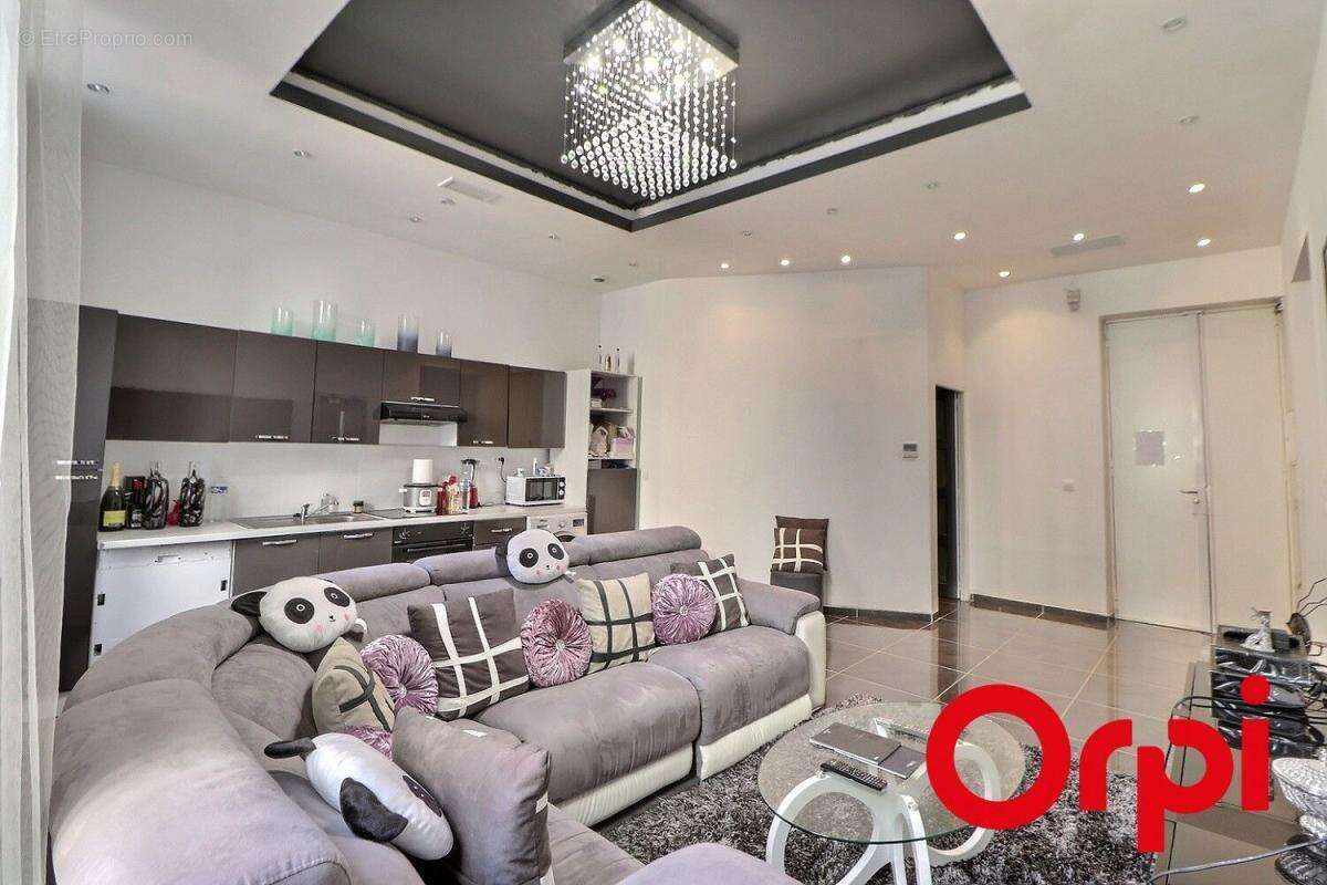 Appartement à MARSEILLE-1E