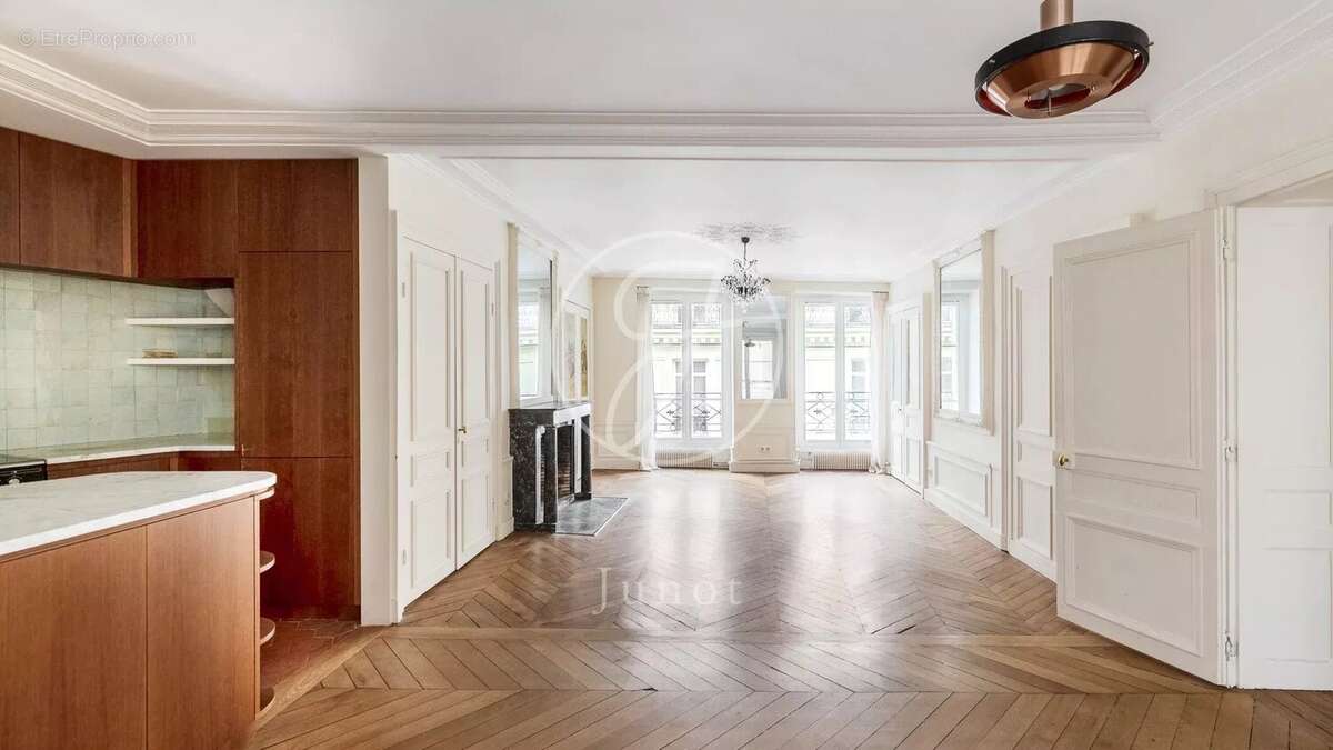 Appartement à PARIS-10E