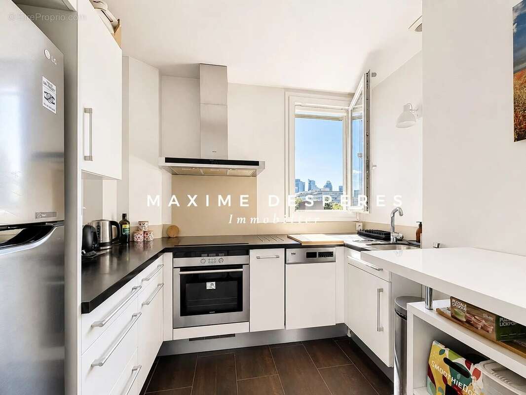 Appartement à NEUILLY-SUR-SEINE