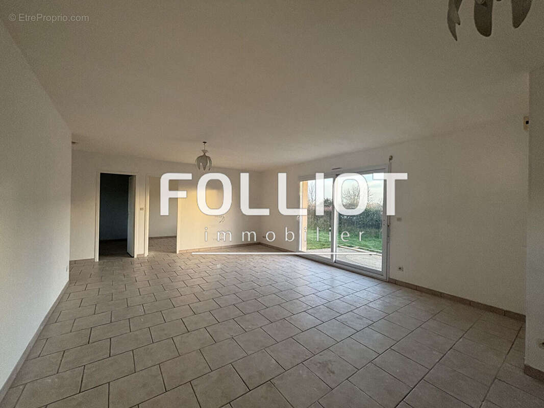 Maison à MONTMARTIN-SUR-MER