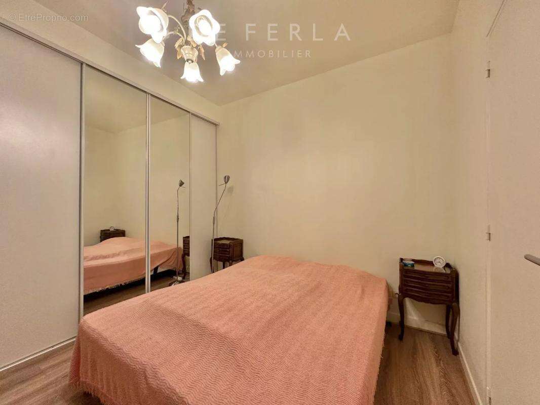 Appartement à PARIS-14E