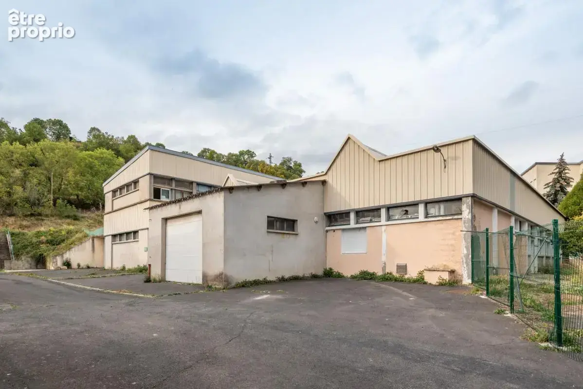 Bureaux - 2 141 m² - Saint-Flour (15) - photo 2