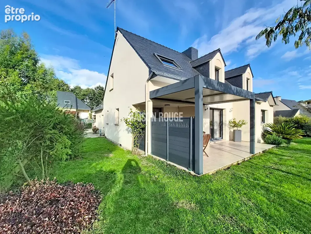 Maison familiale de 144 m² sur un terrain paysagé de 677 m² - photo 2