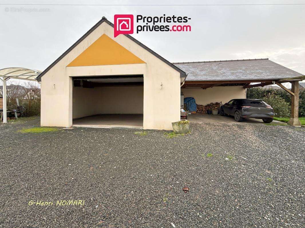 Maison à SAINT-JULIEN-DE-VOUVANTES