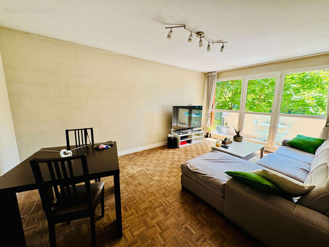 Appartement à SAVIGNY-SUR-ORGE