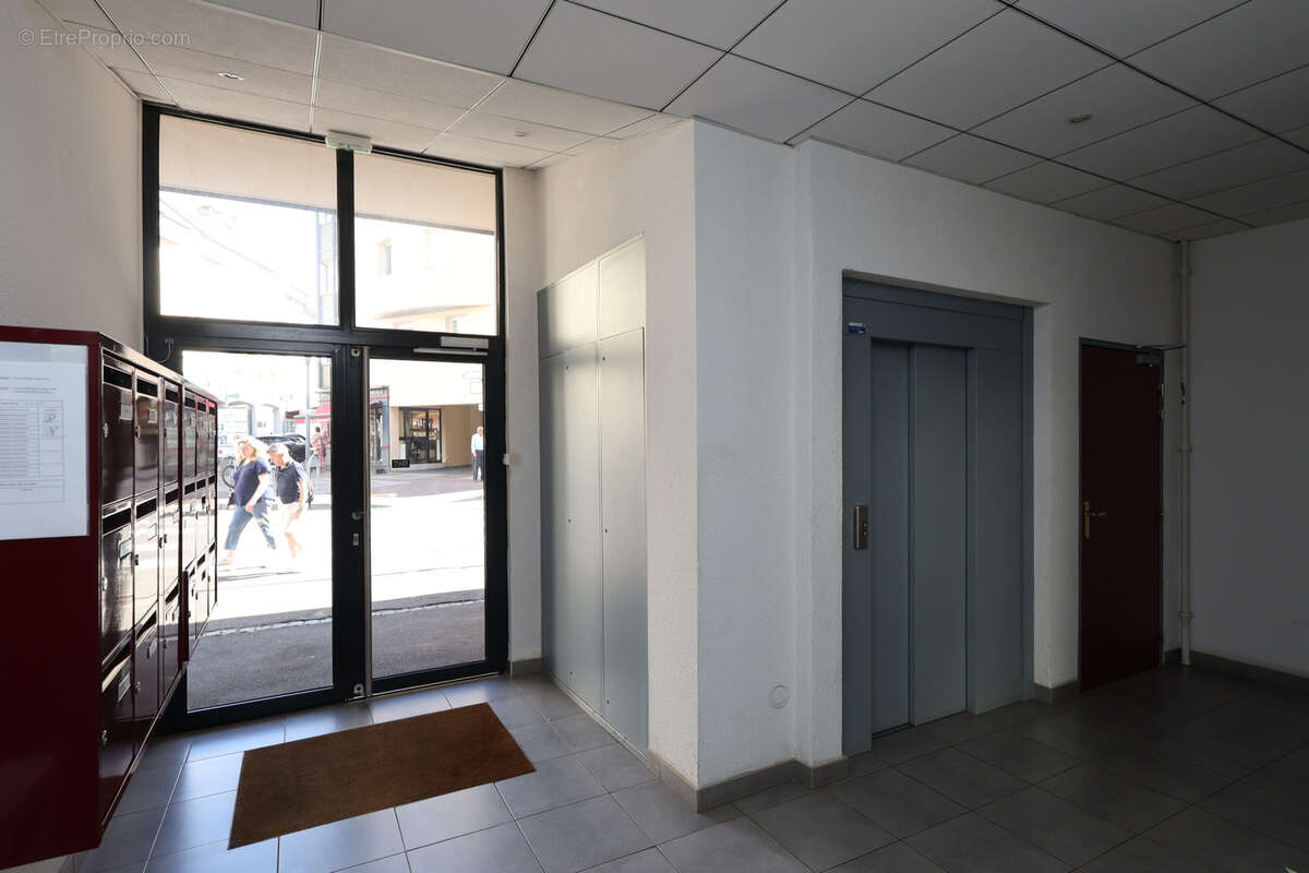 Montigny centre  appartement climatisé avec terrasse 3 chambres 2 garages ascenseur - photo 14