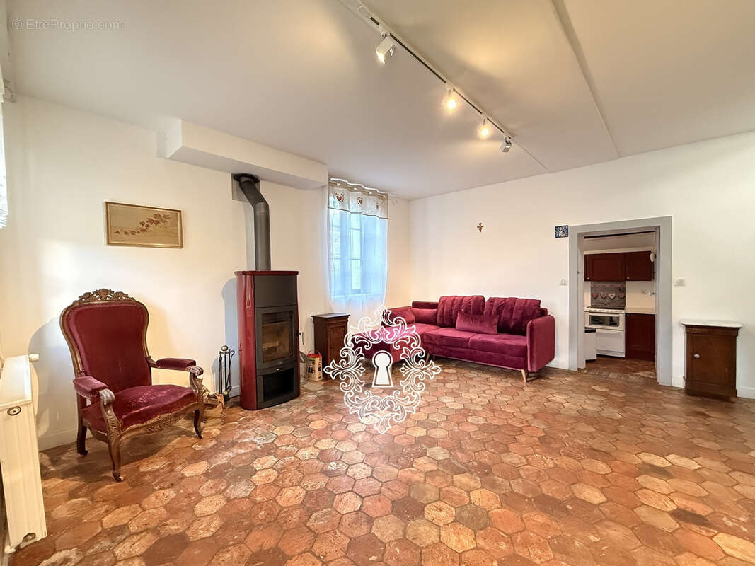 Maison à DONNEMARIE-DONTILLY