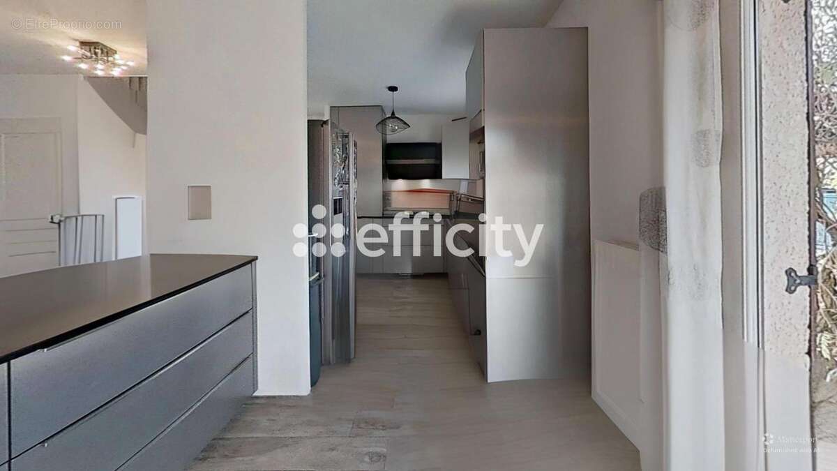 Maison à VILLE-LA-GRAND