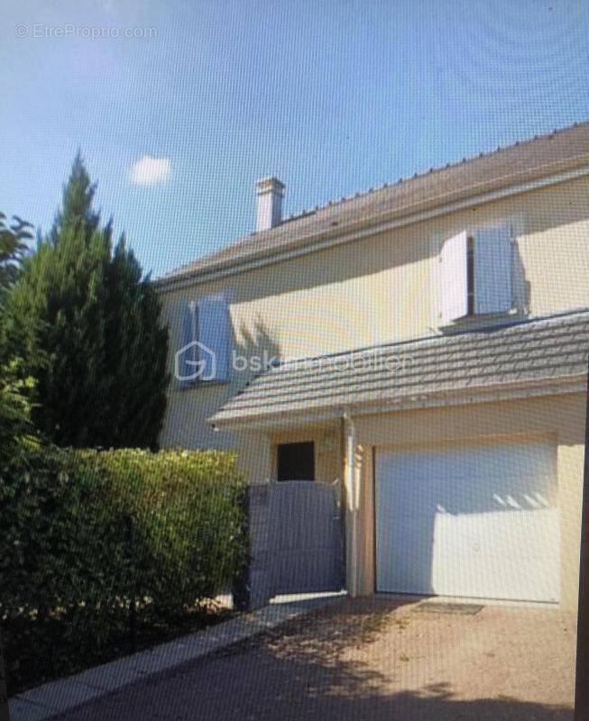 Maison à SAINT-PIERRE-LES-NEMOURS