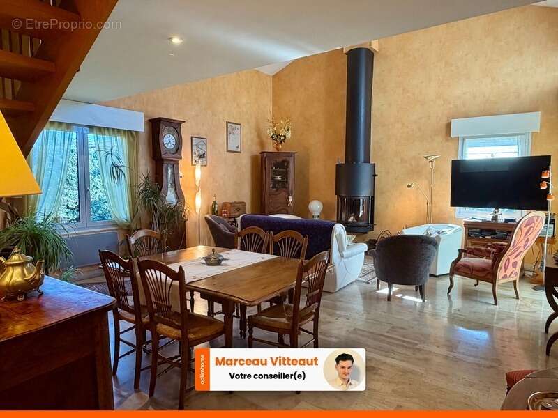 Maison à CHARNAY-LES-MACON