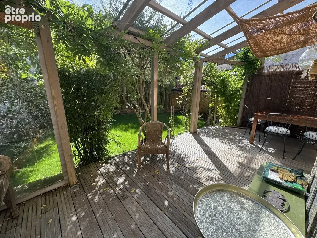 Appartement à MARNES-LA-COQUETTE