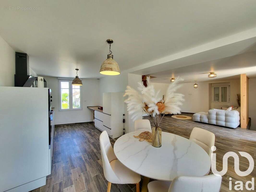 Photo 3 - Maison à CHATELLERAULT