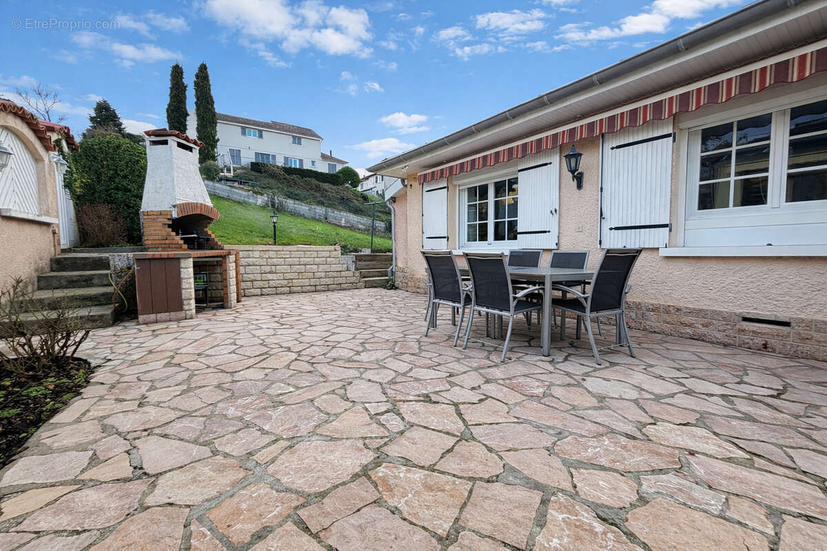 Maison à SAINT-BONNET-DE-MURE