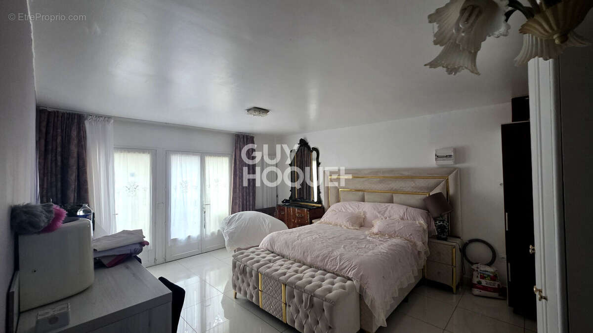 Maison à VERNEUIL-EN-HALATTE