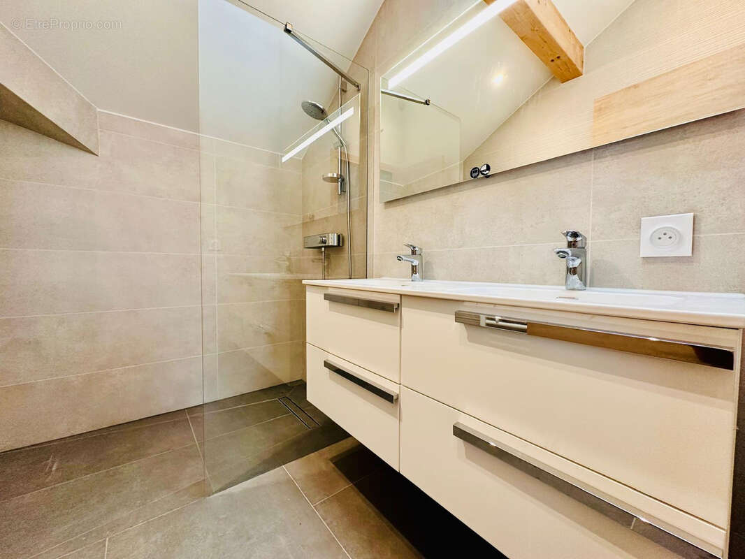 Appartement à NEUVECELLE