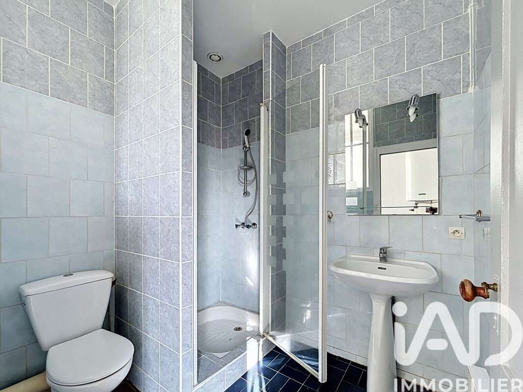 Appartement 270 m² à Guitres  - photo 8