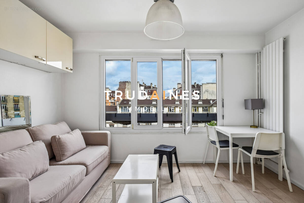 Appartement à PARIS-11E