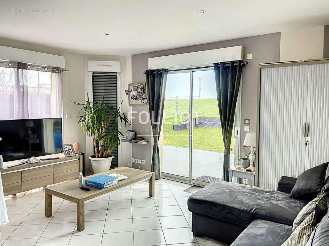 Maison à JULLOUVILLE