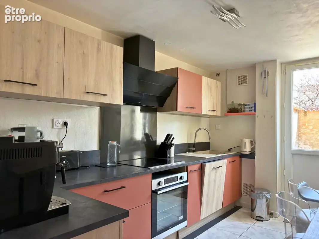 MAISON DE VILLE avec jardin arboré de 260 m2 et garage, à 450 m du Jardin Public ! - photo 3