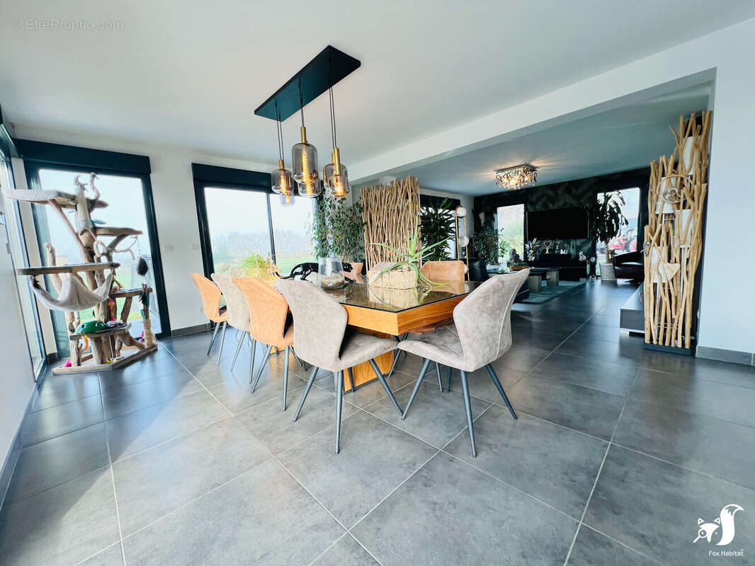 Maison à FONTAINE-AU-PIRE