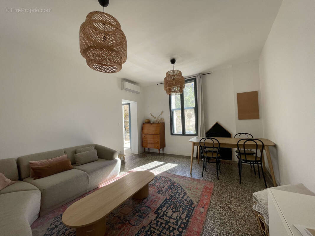 Maison à FONTVIEILLE