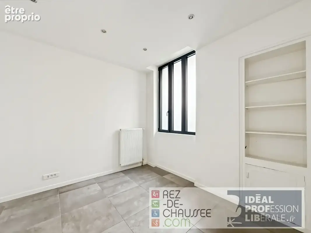 Paris ix - local commercial sur cour - photo 2