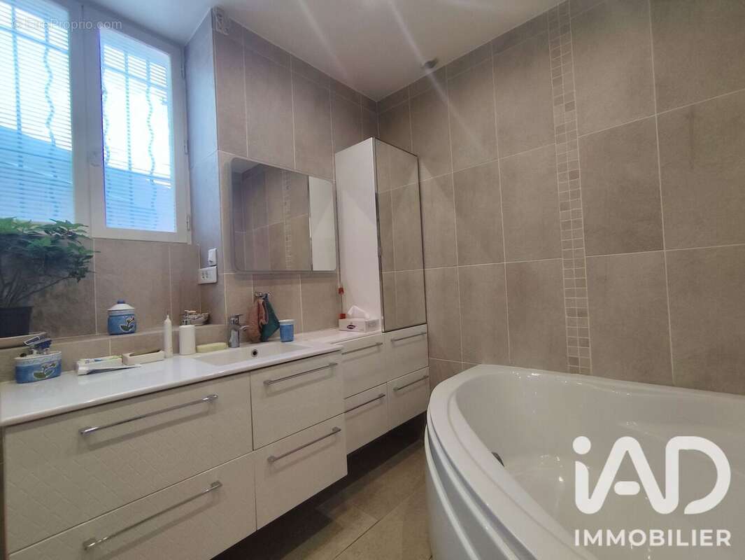 Maison 228 m² à Semoine  - photo 9