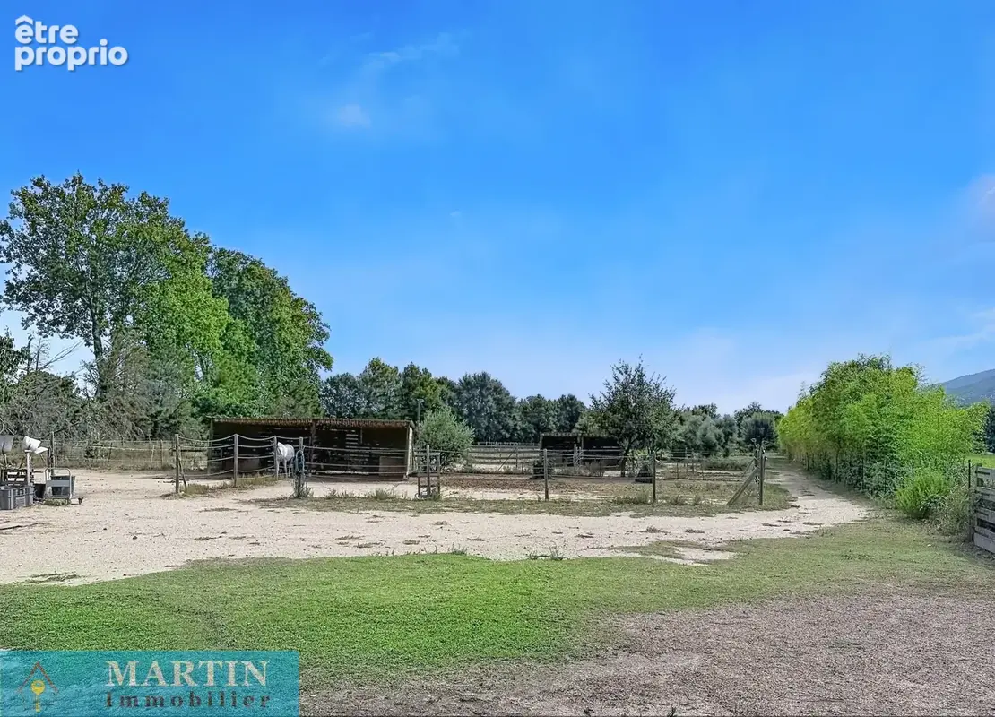 Villa de plain-pied avec piscine et 1,5 hectares de terrain plat et clôturé - photo 34
