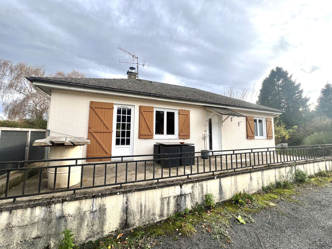 Maison à EGLETONS