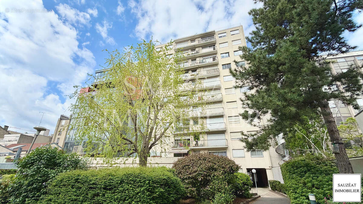 Appartement à MONTROUGE