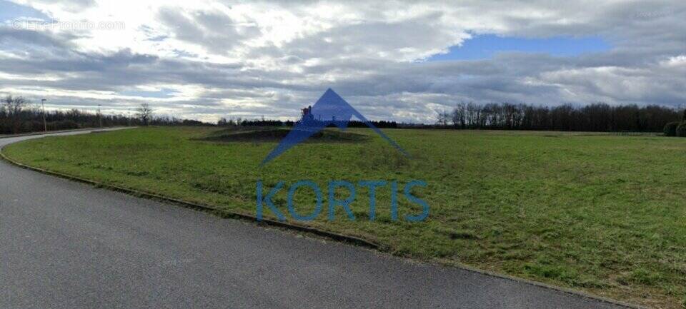 Terrain à FEILLENS