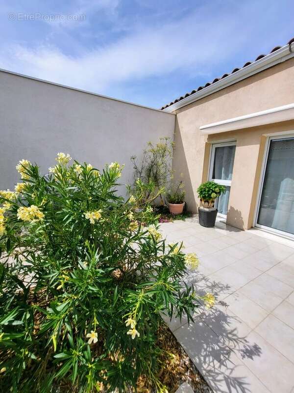 Maison à POURRIERES