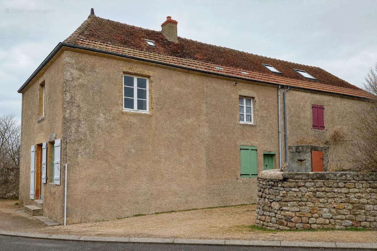Maison à DYO