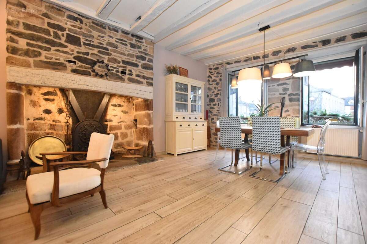 Appartement à PLEAUX