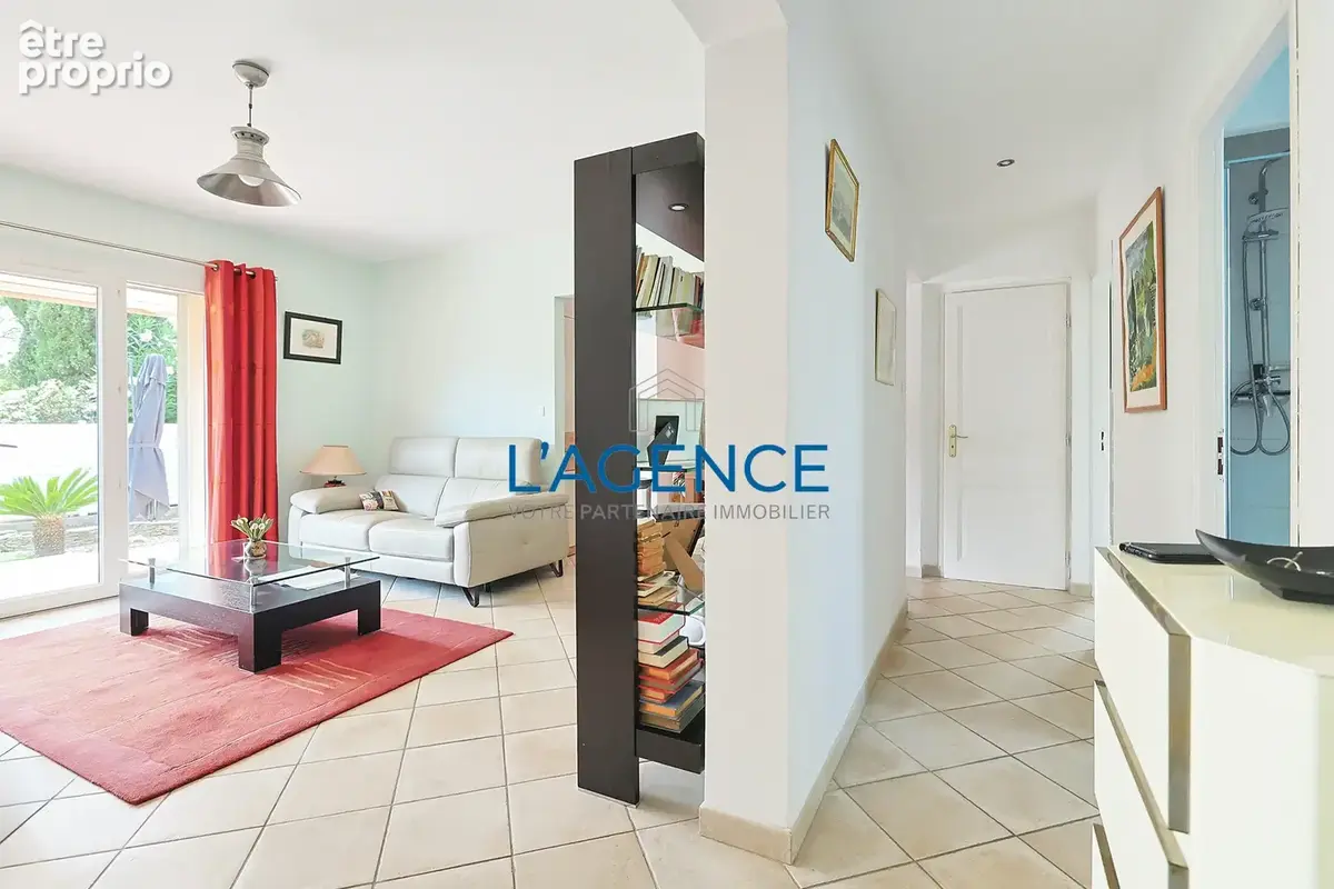 Appartement T4 de 81m2 habitables avec jardin de 150 m2 au calme sans vis à vis , garage et parking - photo 5