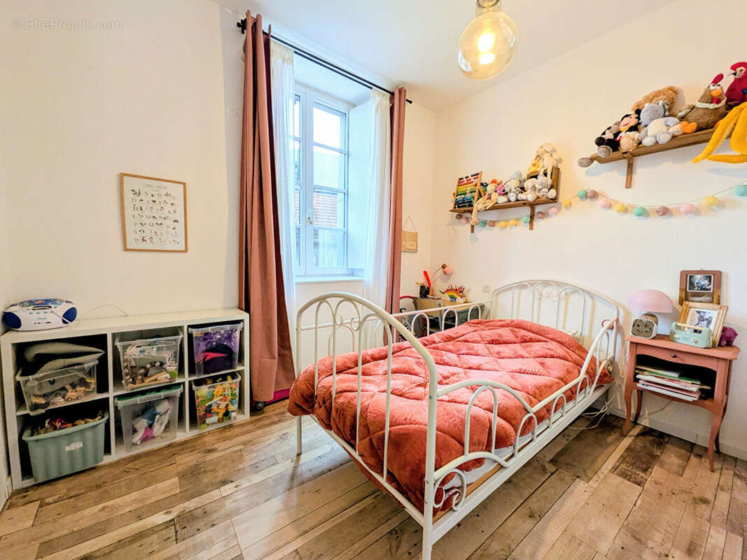 Appartement à OLORON-SAINTE-MARIE